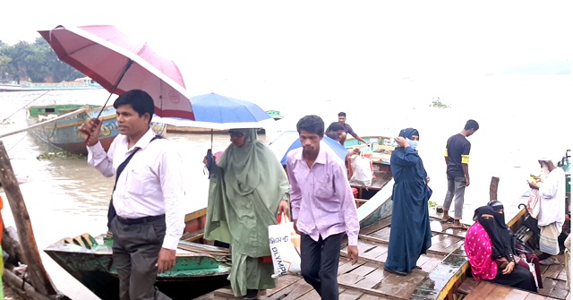 ঝালকাঠিতে দুর্যোগপূর্ণ আবহাওয়া, সকাল থেকে বৃষ্টি