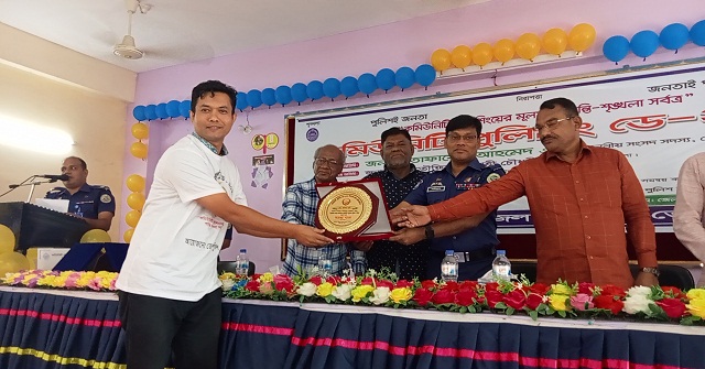 লালমোহনে জেলা পুলিশের সম্মাননা পুরস্কার পেলেন সাংবাদিক জসিম জনি