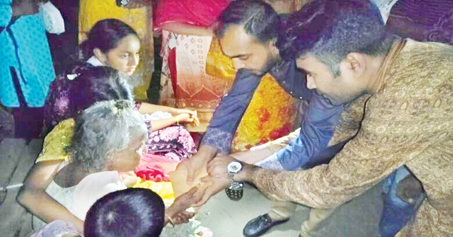 পানির স্রোতে ভেসে যাওয়া বৃদ্ধাকে যেভাবে বাঁচালো শিশু মারিয়া