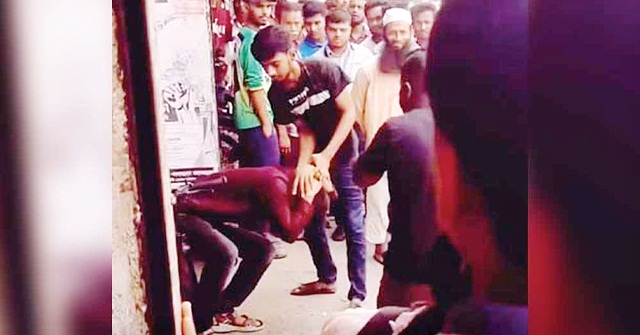 ‘জয় বাংলা’ স্লোগান দেওয়ায় যুবককে প্রকাশ্যে পিটুনি