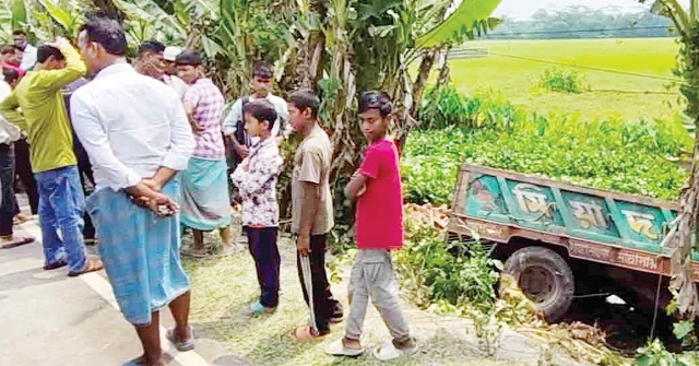 ঝালকাঠিতে ইটবোঝাই ট্রলি খাদে পড়ে হেল্পার নিহত