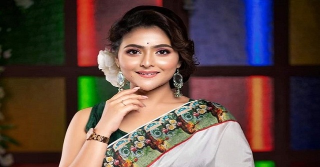 শেষে না ফেরার দেশে অভিনেত্রী ঐন্দ্রিলা শর্মা 