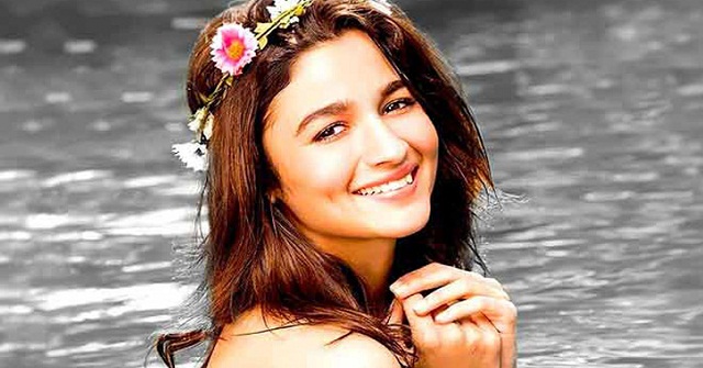 এই শীতে ত্বকে গ্লো পেতে