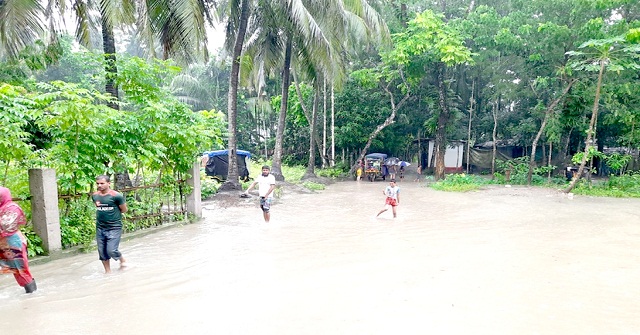 ভোলায় ভারি বর্ষণে নিম্নাঞ্চল প্লাবিত, লঞ্চ বন্ধ
