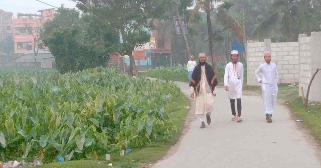 বরিশালে শীতের আমেজ, ১০-২০ শতাংশ বৃদ্ধি গরম পোষাকের দাম 