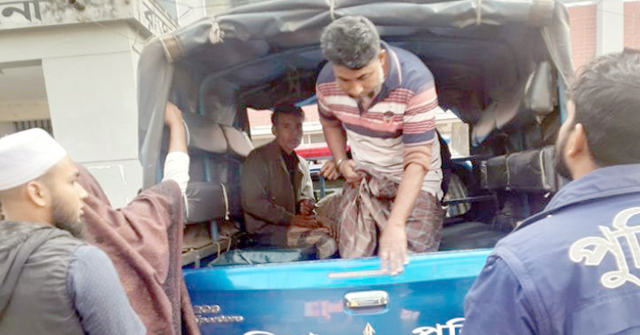 রাজাপুরে ব্যাংক কর্মকর্তাসহ ৭ জুয়াড়ি আটক