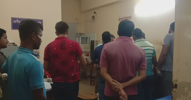 আসামি ধরতে গিয়ে হামলার শিকার ৪ পুলিশ সদস্য