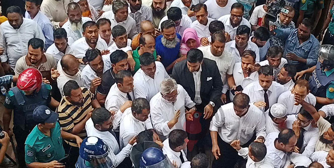 চেয়ারম্যান স্বামীর বিচার চেয়ে প্রশাসনের দ্বারে দ্বারে স্ত্রী