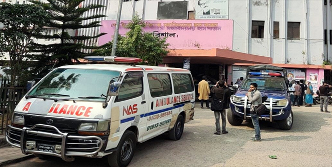 দ্বিগুণ ভাড়া না দিলে চলে না সরকারি অ্যাম্বুলেন্স