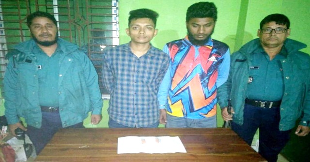 নরসিংদীতে ফল উৎসবে শিক্ষার্থীদের মিলনমেলা