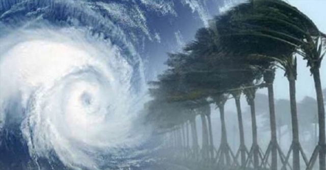 অসহায় দুই পাড়ের শতাধিক ব্যবসায়ী