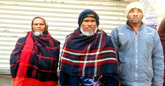 মঠবাড়িয়া পৌর শহরে কাক ডাকা ভোরে বসে মানুষ বেচা-কেনার হাট