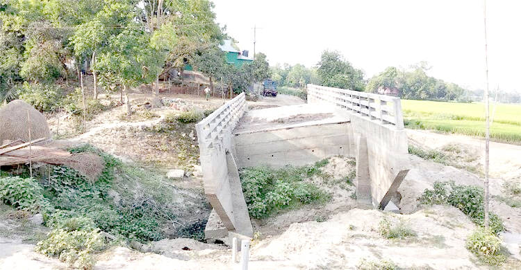 সেতু মন্ত্রণালয় থেকে বাদ যাচ্ছে ১১১৮৬ কোটি টাকার অপ্রয়োজনীয় ব্যয়