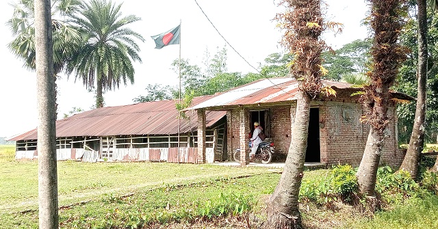 মঠবাড়িয়ায় দাখিল মাদ্রাসার বিরুদ্ধে অনিয়মের অভিযোগ 