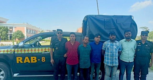  মঠবাড়িয়ায় পুলিশের ওপর হামলার ঘটনায় গ্রেপ্তার ৫