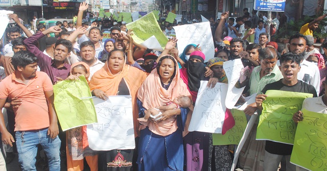 বরিশালে চালক রুবেল হত্যাকারীদের গ্রেফতারের দাবীতে বিক্ষোভ মিছিল