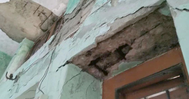 ভাণ্ডারিয়ায় সাব-রেজিস্ট্রি অফিসটি এখন মরণফাঁদে পরিণত