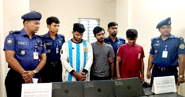 বরিশালে চুরি হওয়া ৯ ল্যাপটপ উদ্ধার, আটক ৩