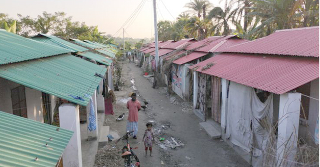 প্রধানমন্ত্রীর উপহারের ঘরে পাল্টে গেছে ভূমিহীদের জীবন