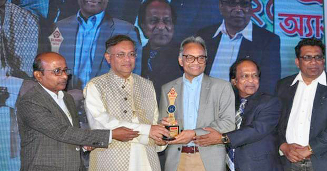 ট্রাব অ্যাওয়ার্ড পেলেন সায়েম সোবহান আনভীর