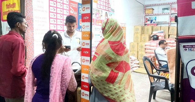 বরিশালে টিসিবির পণ্যে মিলছে না চিনি