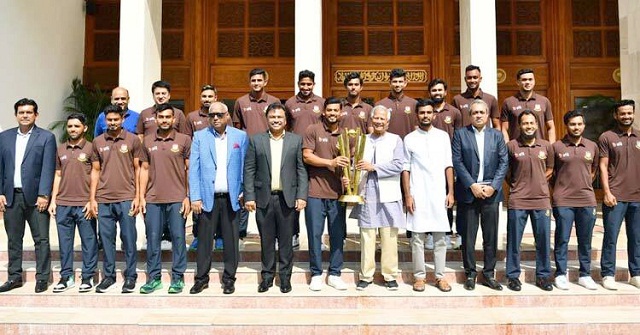 পাকিস্তানের মাটিতে ইতিহাস গড়া দলকে সংবর্ধনা দিলেন প্রধান উপদেষ্টা