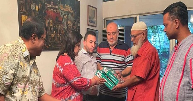 ৪০ হাজার স্বাক্ষর সম্বলিত ভলিউম হস্তান্তর
