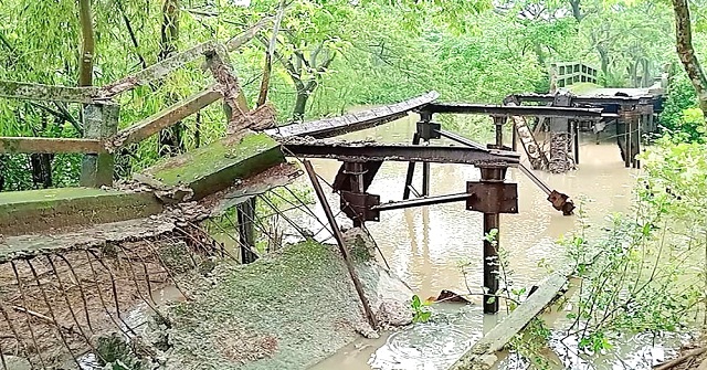 রাঙ্গাবালীতে সেতু ভেঙে আহত পথচারী