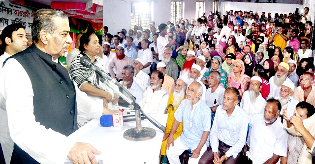 পাথরঘাটায় জুডিশিয়াল ম্যাজিস্ট্রেটকে বিদায়ী সংবর্ধনা