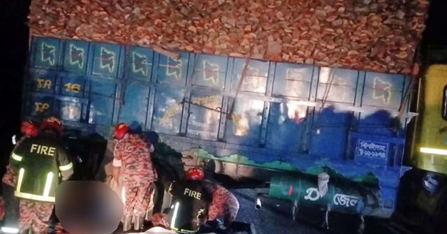 গৌরনদীতে ট্রাক চাপায় মোটরসাইকেল চালক নিহত