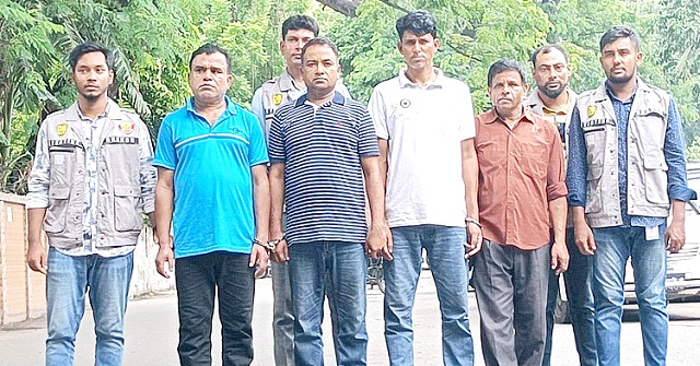 দুদক মহাপরিচালকের পিএসহ চারজন ৩ দিনের রিমান্ডে