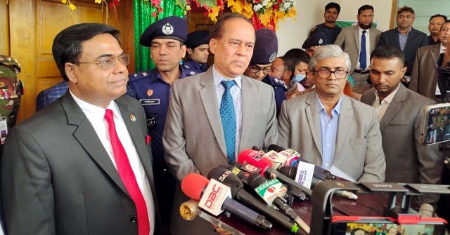 কমিশনের ওপর আন্তর্জাতিক চাপ নেই: সিইসি
