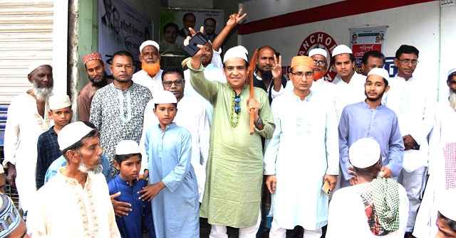ডুবন্ত নৌকায় কেউ উঠবে না: তাপস