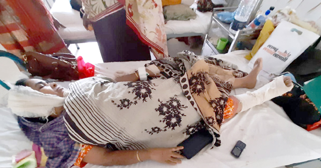 ঝালকাঠিতে প্রতিবেশীর হামলায় একই পরিবারের চারজন আহত