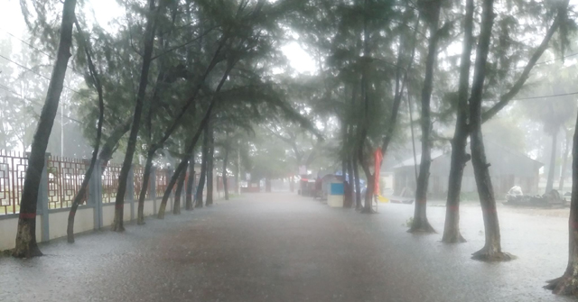 ২৪ ঘন্টায় বরিশালে মৌসুমের রেকর্ড ৩৫২ মিলিমিটার বৃষ্টিপাত 