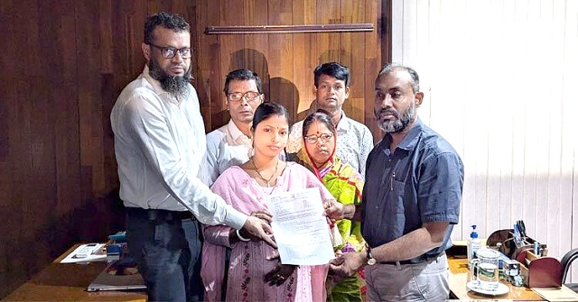 পবিপ্রবিতে চাকরি পেলেন শহীদ হৃদয় তরুয়ার বোন