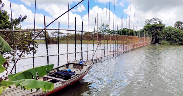 পটুয়াখালীতে প্রবাহমান খাল আটকে মাছ চাষ