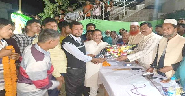 বাবুগঞ্জে বিএনপি ও জাপার নেতাকর্মীদের আওয়ামী লীগে যোগদান