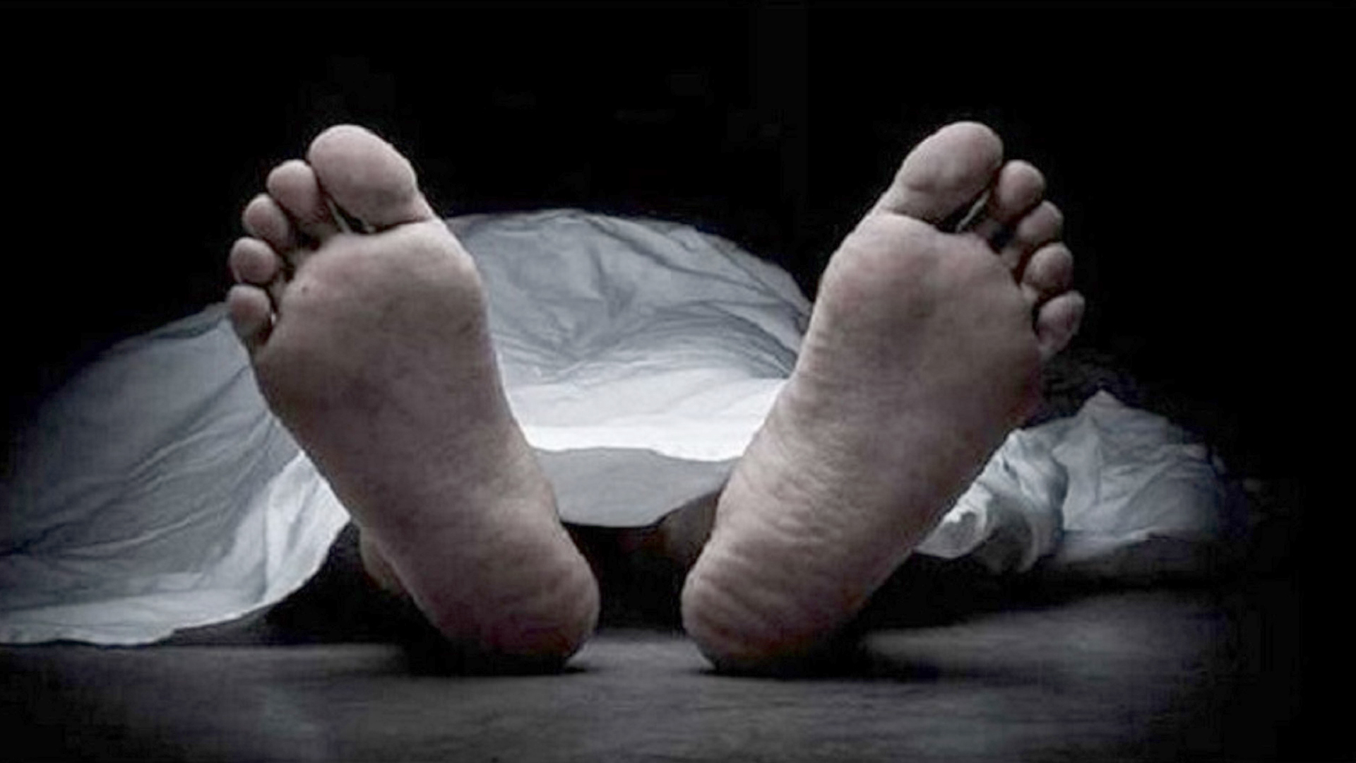 বরগুনায় নিজ ঘর থেকে যুবকের অর্ধগলিত মরদেহ উদ্ধার