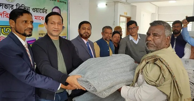 বাউফলে শীতার্তদের মাঝে কম্বল বিতরণ