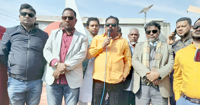  মঠবাড়িয়ায় মোটর সাইকেলের পৌর টোল মওকুফ করে দিলেন পৌর প্রশাসক