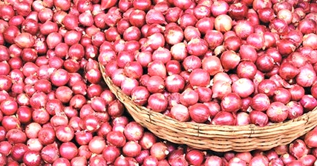 ডিমের পর বাজার গরম পেঁয়াজের