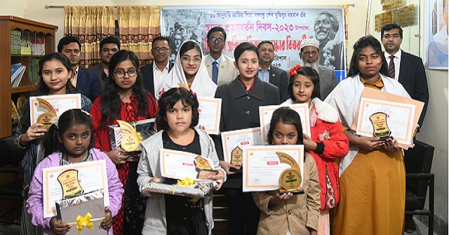 ঈদে ঢাকা ছেড়েছে প্রায় ৮৩ লাখ মানুষ