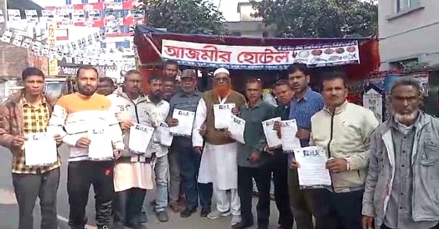 ভোট বর্জনের আহ্বানে বরিশালে বিএনপির লিফলেট বিতরণ