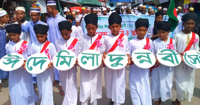  আলো পাচ্ছে মেহেন্দিগঞ্জের নদী বিচ্ছিন্ন ৪ ইউনিয়ন