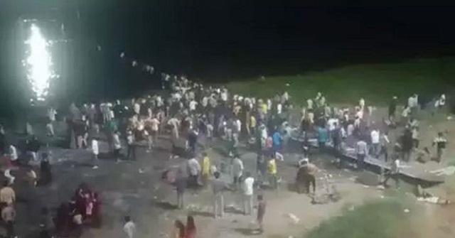 গুজরাটে ক্যাবল ব্রিজে ধস, মৃত্যু ৩২