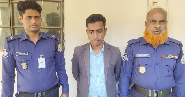 কলেজ ছাত্রীকে ধর্ষণ, কোচিং সেন্টারের পরিচালক ও শিক্ষক গ্রেফতার