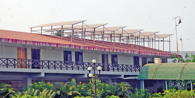 বরিশাল নদীবন্দরে কোটি টাকার সোলার প্যানেল এখন গলার কাঁটা