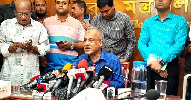 রাজনৈতিক কারণে নয়, শৃঙ্খলা ভঙ্গের অভিযোগে ২৫২ এসআইকে অব্যাহতি