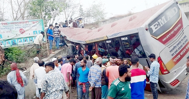 নিহত ১৯ জনের পরিবারকে পর্যাপ্ত ক্ষতিপূরণ কেন নয়: হাইকোর্ট